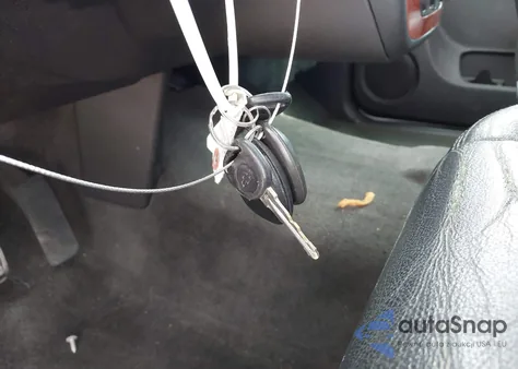 2011 Chevrolet Tahoe Ls из США, поврежденный, VIN 1GNSCAE02BR377465